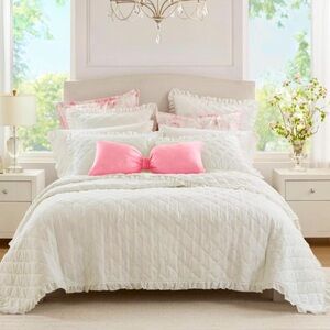Armoire Collection Twin Extra Long Ruffle Quilt White Coquette Girly Bedding Bed